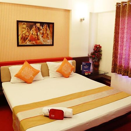 Addhuri Comforts Inn ไมซอร์ ภายนอก รูปภาพ