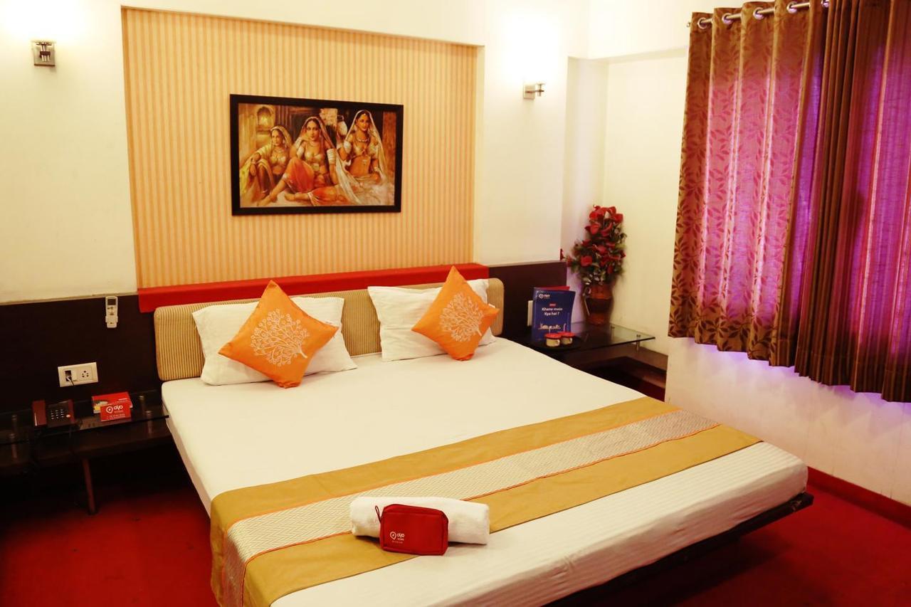Addhuri Comforts Inn ไมซอร์ ภายนอก รูปภาพ